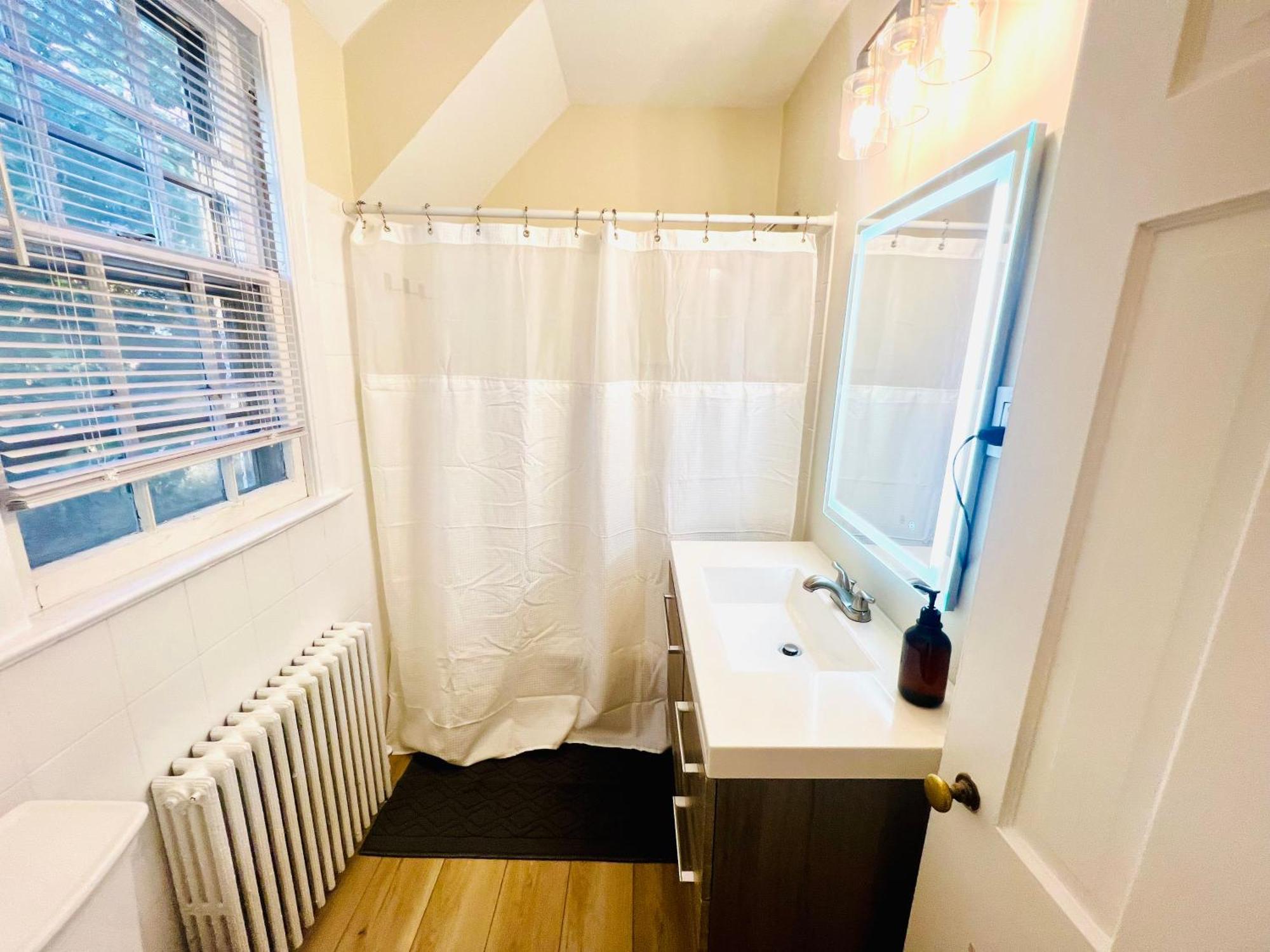 צ'בי צ'ייס Dc'S Best Location 4 Bed With Parking Walk To Metro And Nightlife Bethesda Row מראה חיצוני תמונה